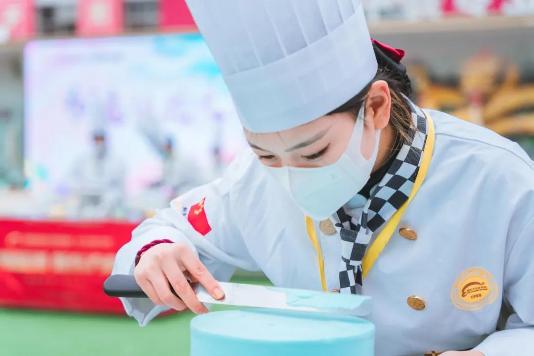 【職業(yè)教育】創(chuàng)造另一種可能，未畢業(yè)就能預(yù)定工作！