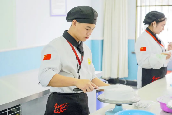 00后學什么技術好？汽修、廚師、計算機哪個好？526.png