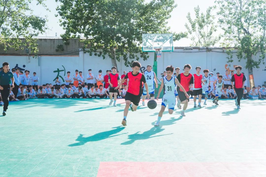 初中男生適合學(xué)什么專業(yè)？哪些專業(yè)既熱門又有前途？