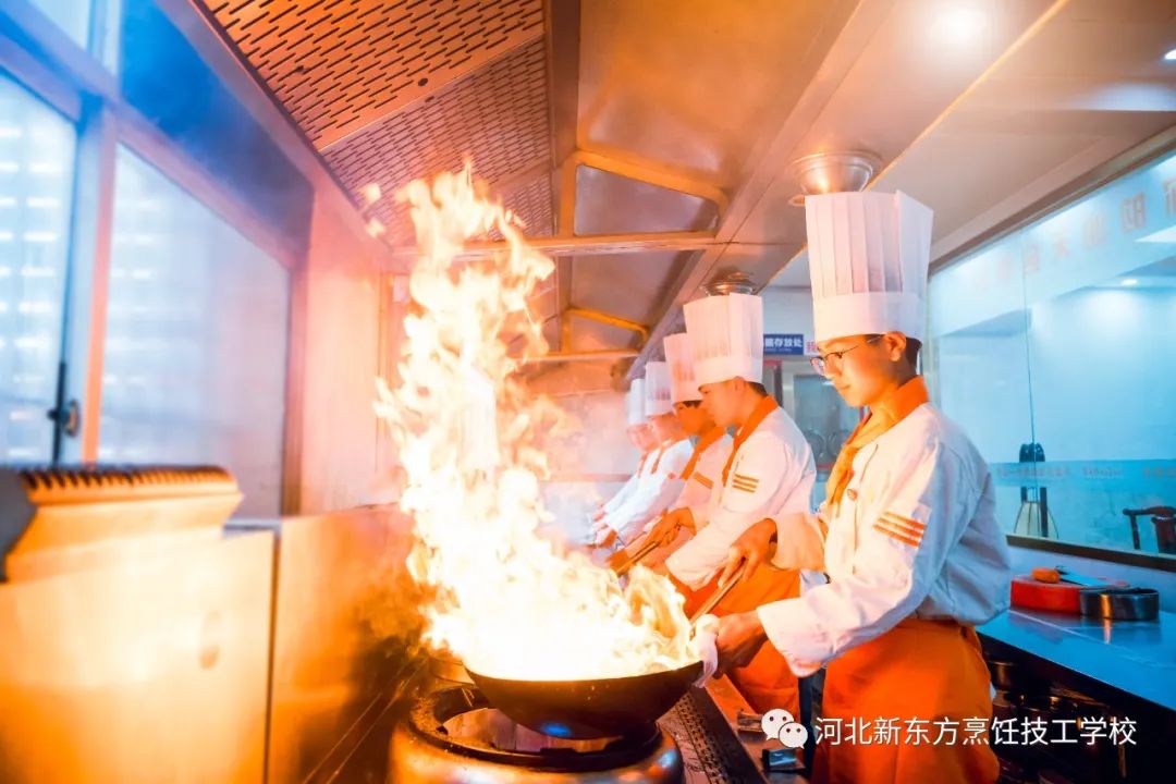 初中男生適合學什么專業(yè)？哪些專業(yè)既熱門又有前途？