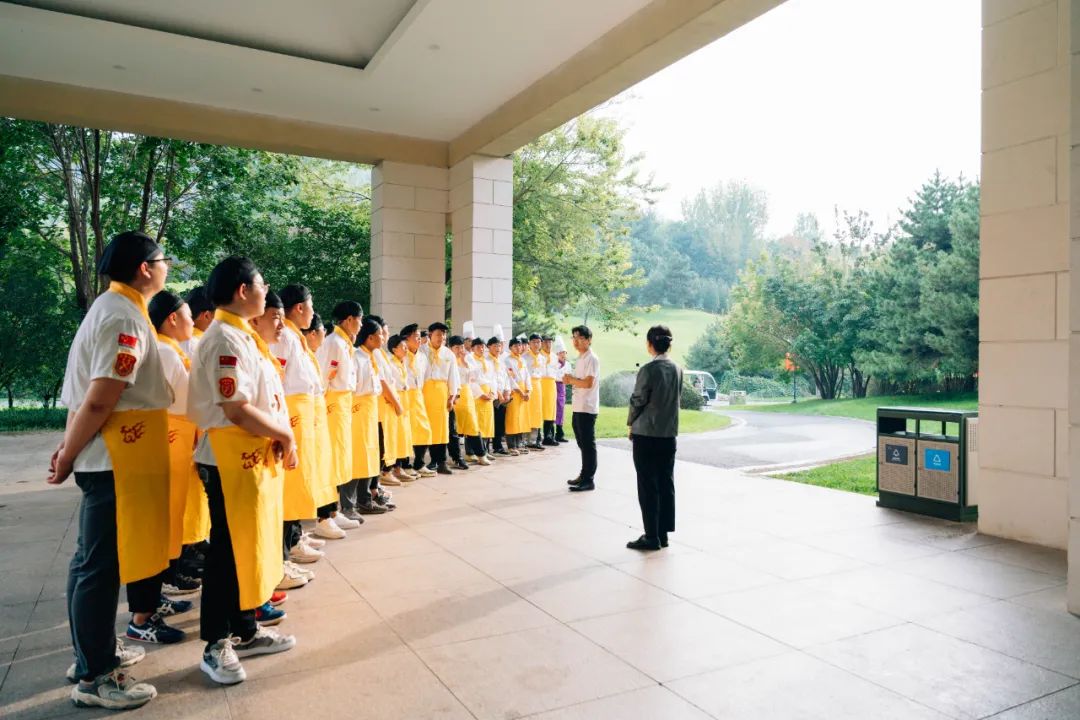 實地企業(yè)參觀，助力學(xué)生未來！河北新東方學(xué)子應(yīng)邀走進『翠屏山迎賓館』觀摩學(xué)習(xí)！