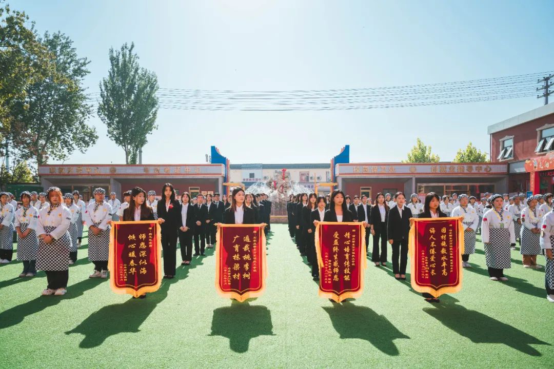 【畢業(yè)歡送會】鮮衣怒馬少年時，不負韶華行且知！