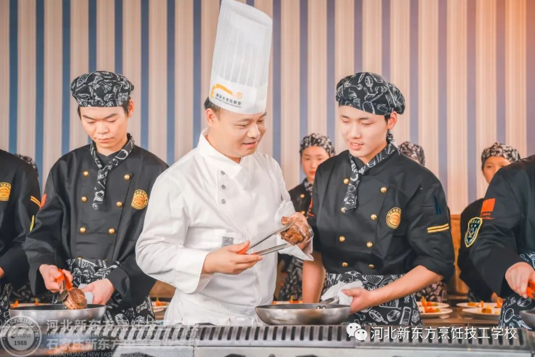 2025年廚師證有什么用，廚師證會(huì)取消嗎