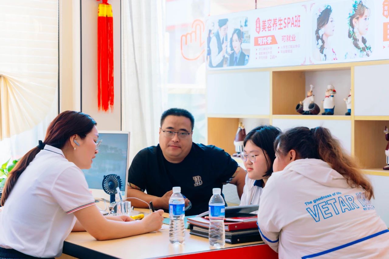 中考剛剛結(jié)束，河北新東方招生就是這么火