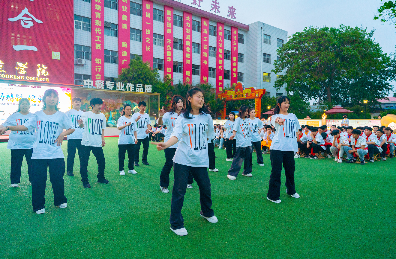 舞動(dòng)精彩·綻放夢想 | 回顧河北新東方班舞大賽！