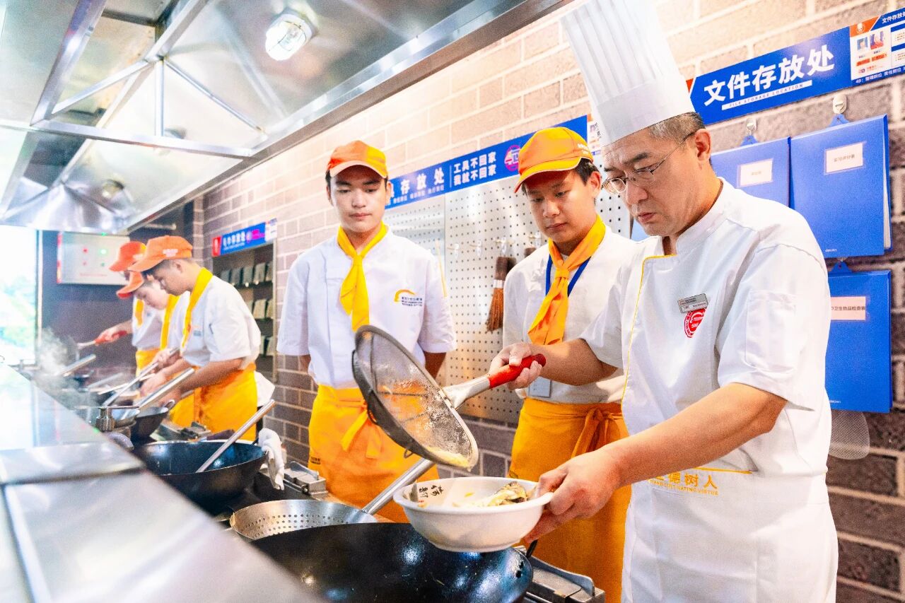 b2eed4a898f6cf855ab1a7104699ff3d.jpg b2eed4a898f6cf855ab1a7104699ff3d.jpg