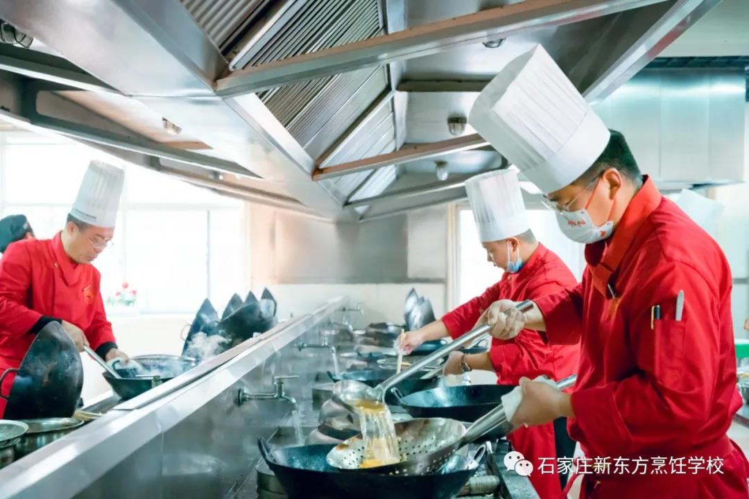 鑄技能之舟 揚(yáng)發(fā)展之帆丨教師技能大比武看河北新東方師者風(fēng)范！