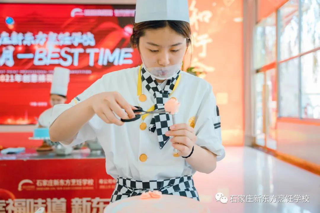 【爆款烘焙制品教學(xué)】會(huì)爆漿的酥皮奶油大泡芙，原來(lái)成本這么低！